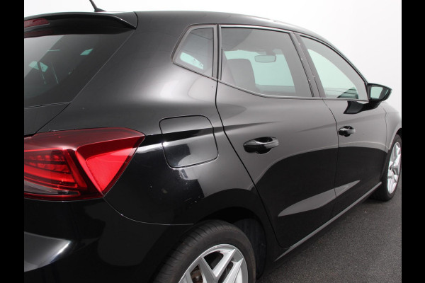 Seat Ibiza 1.0 FR DEMO! Navigatie Apple Carplay/Android Auto Climate Control Cruise Control Stoelverwarming Seat Ibiza 1.0 FR DEMO! Navigatie Apple Carplay/Android Auto Climate Control Cruise Control Stoelverwarming