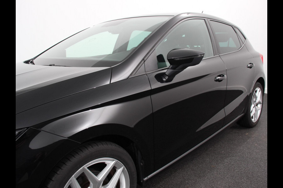 Seat Ibiza 1.0 FR DEMO! Navigatie Apple Carplay/Android Auto Climate Control Cruise Control Stoelverwarming Seat Ibiza 1.0 FR DEMO! Navigatie Apple Carplay/Android Auto Climate Control Cruise Control Stoelverwarming