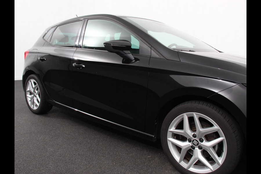 Seat Ibiza 1.0 FR DEMO! Navigatie Apple Carplay/Android Auto Climate Control Cruise Control Stoelverwarming Seat Ibiza 1.0 FR DEMO! Navigatie Apple Carplay/Android Auto Climate Control Cruise Control Stoelverwarming