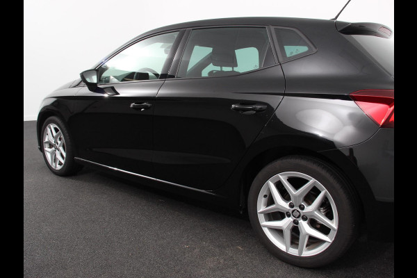 Seat Ibiza 1.0 FR DEMO! Navigatie Apple Carplay/Android Auto Climate Control Cruise Control Stoelverwarming Seat Ibiza 1.0 FR DEMO! Navigatie Apple Carplay/Android Auto Climate Control Cruise Control Stoelverwarming