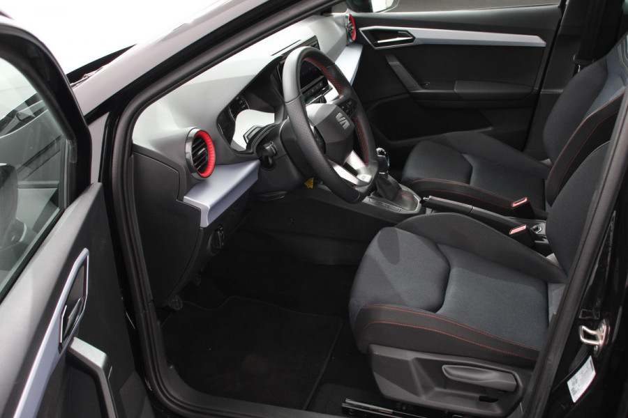 Seat Ibiza 1.0 FR DEMO! Navigatie Apple Carplay/Android Auto Climate Control Cruise Control Stoelverwarming Seat Ibiza 1.0 FR DEMO! Navigatie Apple Carplay/Android Auto Climate Control Cruise Control Stoelverwarming