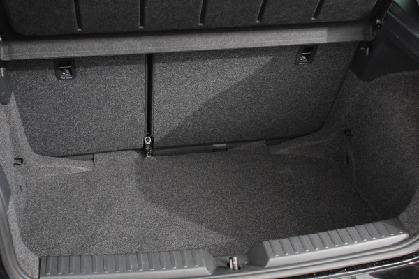 Seat Ibiza 1.0 FR DEMO! Navigatie Apple Carplay/Android Auto Climate Control Cruise Control Stoelverwarming Seat Ibiza 1.0 FR DEMO! Navigatie Apple Carplay/Android Auto Climate Control Cruise Control Stoelverwarming