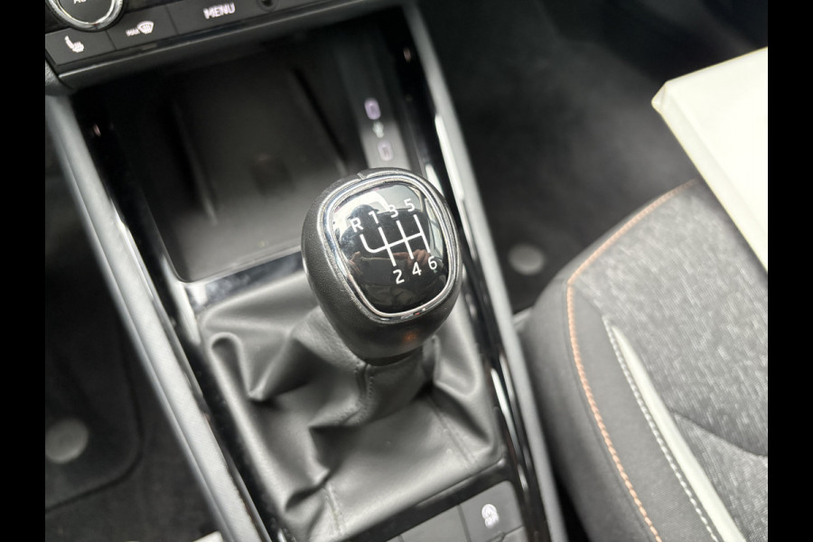 Škoda Kamiq 1.0 TSi 110pk Business Edition LED/VIRTUAL/NAVI/CARPLAY/DAB/PDC/STOELVERWARMING Škoda Kamiq 1.0 TSi 110pk Business Edition LED/VIRTUAL/NAVI/CARPLAY/DAB/PDC/STOELVERWARMING