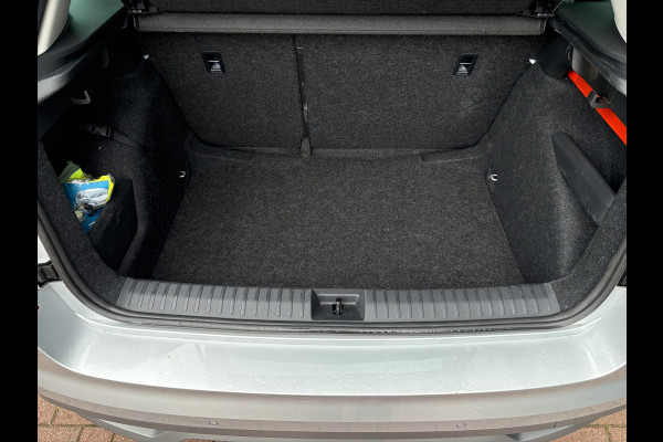 Škoda Kamiq 1.0 TSi 110pk Business Edition LED/VIRTUAL/NAVI/CARPLAY/DAB/PDC/STOELVERWARMING Škoda Kamiq 1.0 TSi 110pk Business Edition LED/VIRTUAL/NAVI/CARPLAY/DAB/PDC/STOELVERWARMING