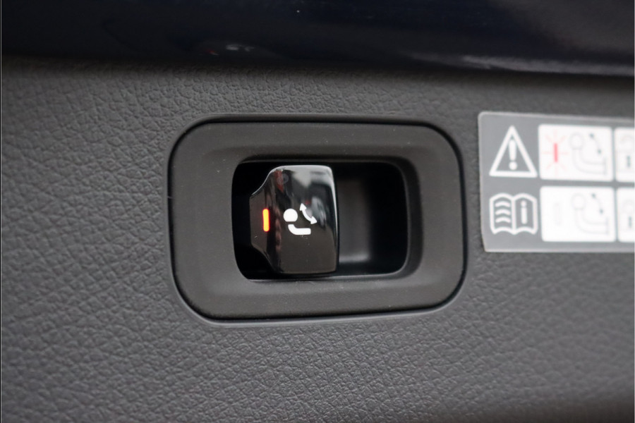 Mercedes-Benz C-Klasse Estate 300 e AMG Line | Panoramadak | Distronic | Trekhaak | Memory | Sfeerverlichting Premium | Stoelverwarming | Nightpakket | Camera | Dodehoekassistent |