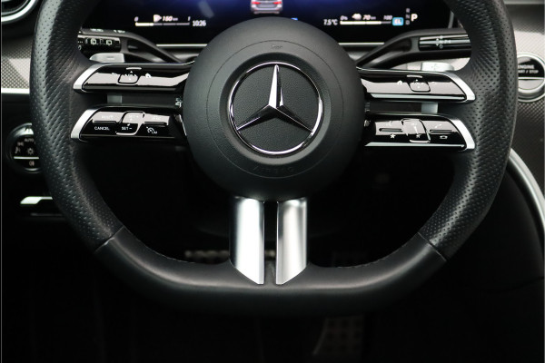 Mercedes-Benz C-Klasse Estate 300 e AMG Line | Panoramadak | Distronic | Trekhaak | Memory | Sfeerverlichting Premium | Stoelverwarming | Nightpakket | Camera | Dodehoekassistent |