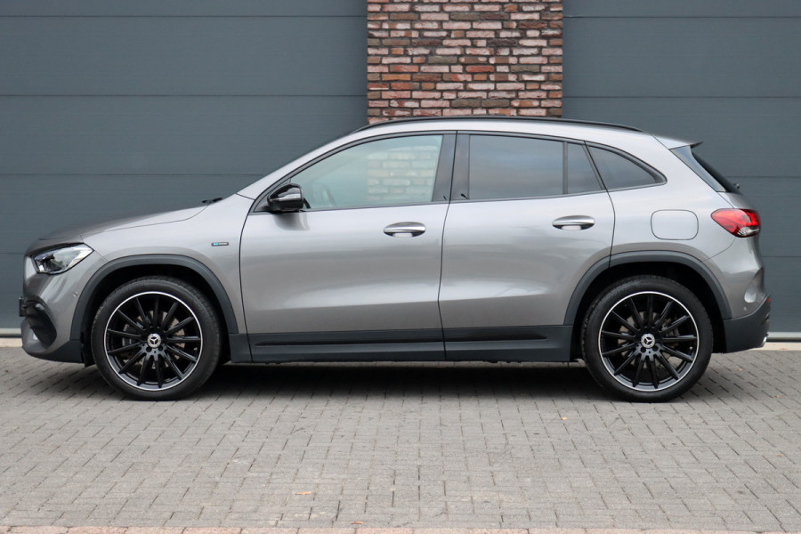 Mercedes-Benz GLA 250 e AMG Line | Distronic+ | Panoramadak | Memory | Burmester | Surround Camera | Trekhaak | Keyless Go | Nightpakket |