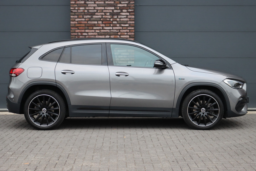 Mercedes-Benz GLA 250 e AMG Line | Distronic+ | Panoramadak | Memory | Burmester | Surround Camera | Trekhaak | Keyless Go | Nightpakket |