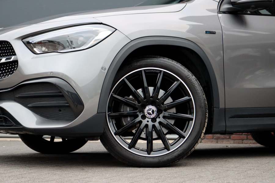 Mercedes-Benz GLA 250 e AMG Line | Distronic+ | Panoramadak | Memory | Burmester | Surround Camera | Trekhaak | Keyless Go | Nightpakket |