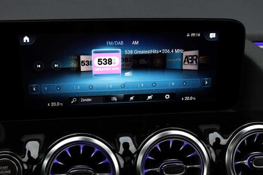 Mercedes-Benz GLA 250 e AMG Line | Distronic+ | Panoramadak | Memory | Burmester | Surround Camera | Trekhaak | Keyless Go | Nightpakket |