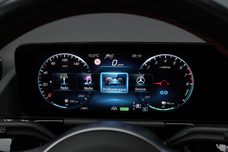 Mercedes-Benz GLA 250 e AMG Line | Distronic+ | Panoramadak | Memory | Burmester | Surround Camera | Trekhaak | Keyless Go | Nightpakket |