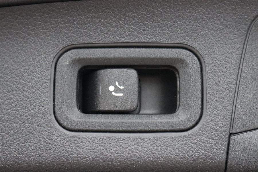 Mercedes-Benz GLA 250 e AMG Line | Distronic+ | Panoramadak | Memory | Burmester | Surround Camera | Trekhaak | Keyless Go | Nightpakket |