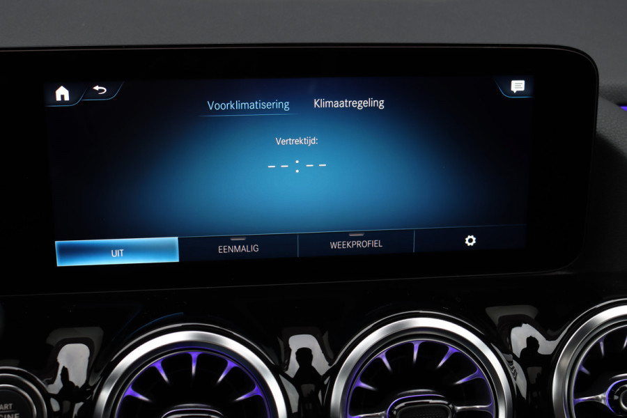 Mercedes-Benz GLA 250 e AMG Line | Distronic+ | Panoramadak | Memory | Burmester | Surround Camera | Trekhaak | Keyless Go | Nightpakket |
