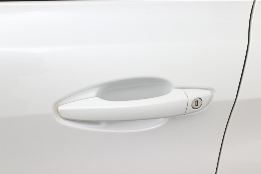 Peugeot 308 SW 1.2 *110PK*ECC*NAVI*CAM*HAAK*CRUISE*CARPLAY*