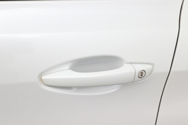 Peugeot 308 SW 1.2 *110PK*ECC*NAVI*CAM*HAAK*CRUISE*CARPLAY*