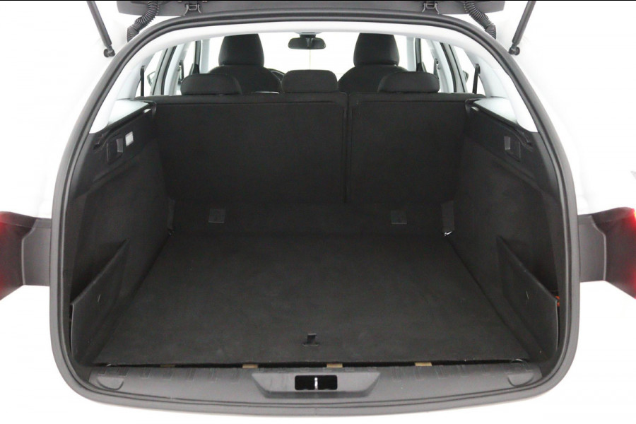 Peugeot 308 SW 1.2 *110PK*ECC*NAVI*CAM*HAAK*CRUISE*CARPLAY*
