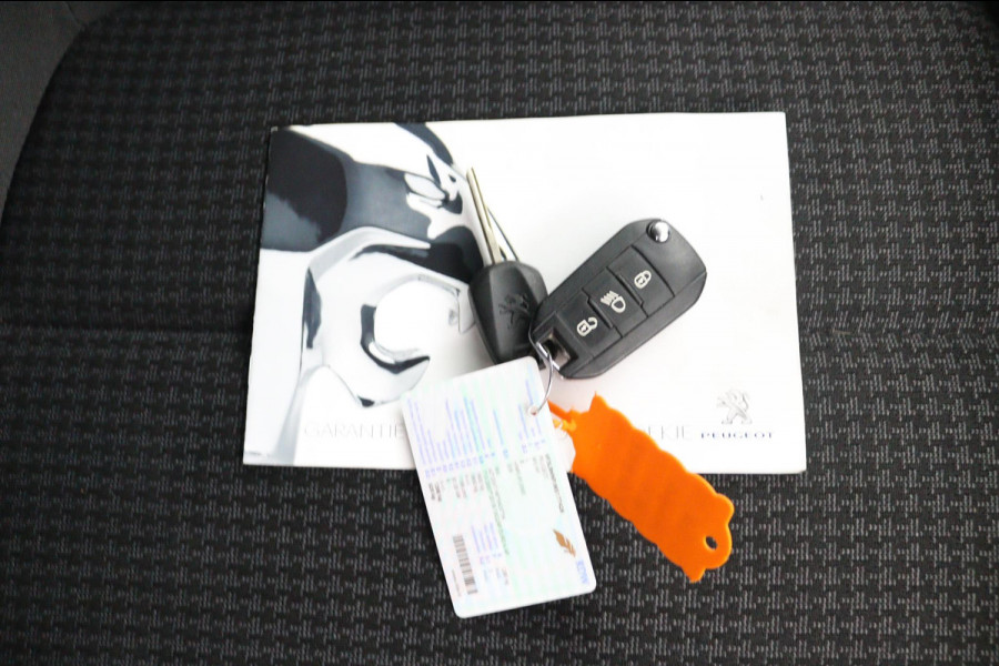 Peugeot 308 SW 1.2 *110PK*ECC*NAVI*CAM*HAAK*CRUISE*CARPLAY*