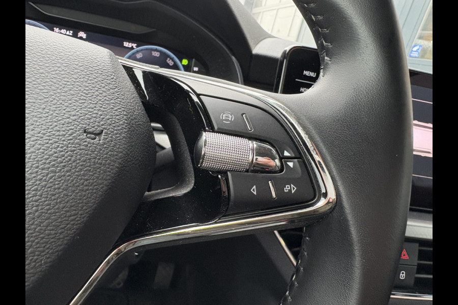 Škoda Kamiq 1.0 TSi 110pk Business Edition LED/VIRTUAL/NAVI/CARPLAY/DAB/PDC/STOELVERWARMING Škoda Kamiq 1.0 TSi 110pk Business Edition LED/VIRTUAL/NAVI/CARPLAY/DAB/PDC/STOELVERWARMING