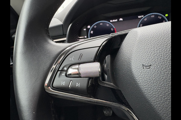 Škoda Kamiq 1.0 TSi 110pk Business Edition LED/VIRTUAL/NAVI/CARPLAY/DAB/PDC/STOELVERWARMING Škoda Kamiq 1.0 TSi 110pk Business Edition LED/VIRTUAL/NAVI/CARPLAY/DAB/PDC/STOELVERWARMING