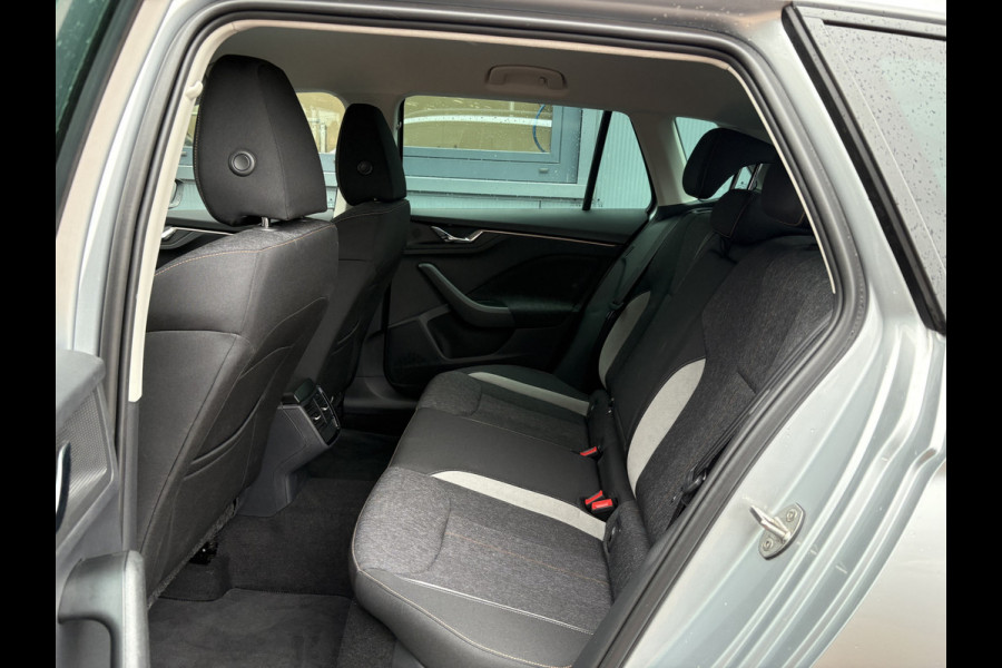 Škoda Kamiq 1.0 TSi 110pk Business Edition LED/VIRTUAL/NAVI/CARPLAY/DAB/PDC/STOELVERWARMING Škoda Kamiq 1.0 TSi 110pk Business Edition LED/VIRTUAL/NAVI/CARPLAY/DAB/PDC/STOELVERWARMING