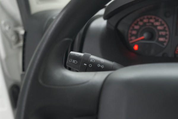 Peugeot Boxer 330 2.2 BlueHDi 140 L2H2 Premium | Navigatie | Houtenvloer In Laadruimte | Airco