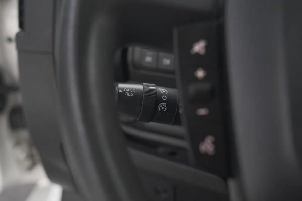 Peugeot Boxer 330 2.2 BlueHDi 140 L2H2 Premium | Navigatie | Houtenvloer In Laadruimte | Airco