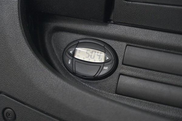 Peugeot Boxer 330 2.2 BlueHDi 140 L2H2 Premium | Navigatie | Houtenvloer In Laadruimte | Airco