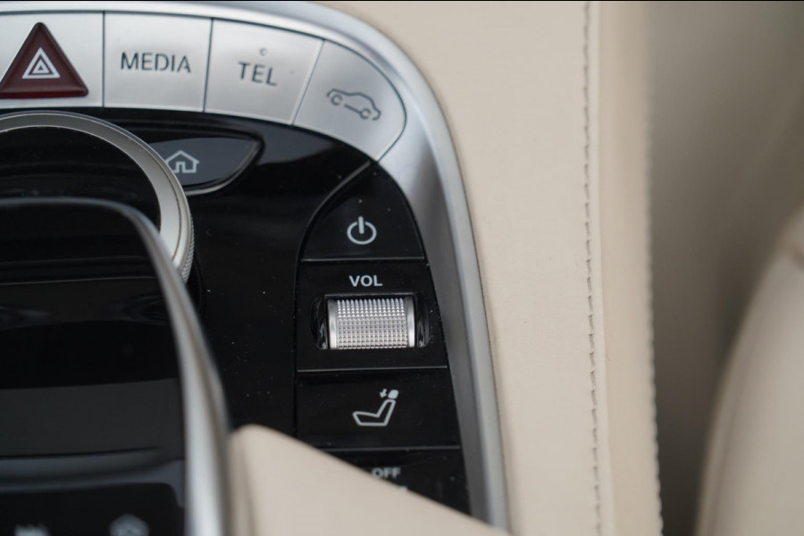 Mercedes-Benz S-Klasse Cabrio 560 Premium Plus / AMG Line / Nachtzicht / Head-Up / Burmester / Zeer Compleet! Mercedes-Benz S-Klasse Cabrio 560 Premium Plus / AMG Line / Nachtzicht / Head-Up / Burmester / Zeer Compleet!