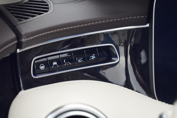 Mercedes-Benz S-Klasse Cabrio 560 Premium Plus / AMG Line / Nachtzicht / Head-Up / Burmester / Zeer Compleet! Mercedes-Benz S-Klasse Cabrio 560 Premium Plus / AMG Line / Nachtzicht / Head-Up / Burmester / Zeer Compleet!