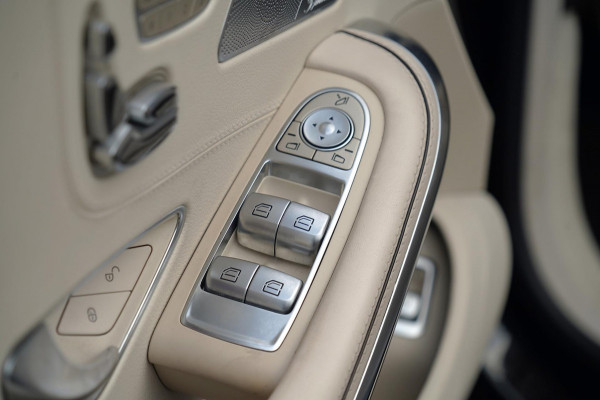 Mercedes-Benz S-Klasse Cabrio 560 Premium Plus / AMG Line / Nachtzicht / Head-Up / Burmester / Zeer Compleet! Mercedes-Benz S-Klasse Cabrio 560 Premium Plus / AMG Line / Nachtzicht / Head-Up / Burmester / Zeer Compleet!