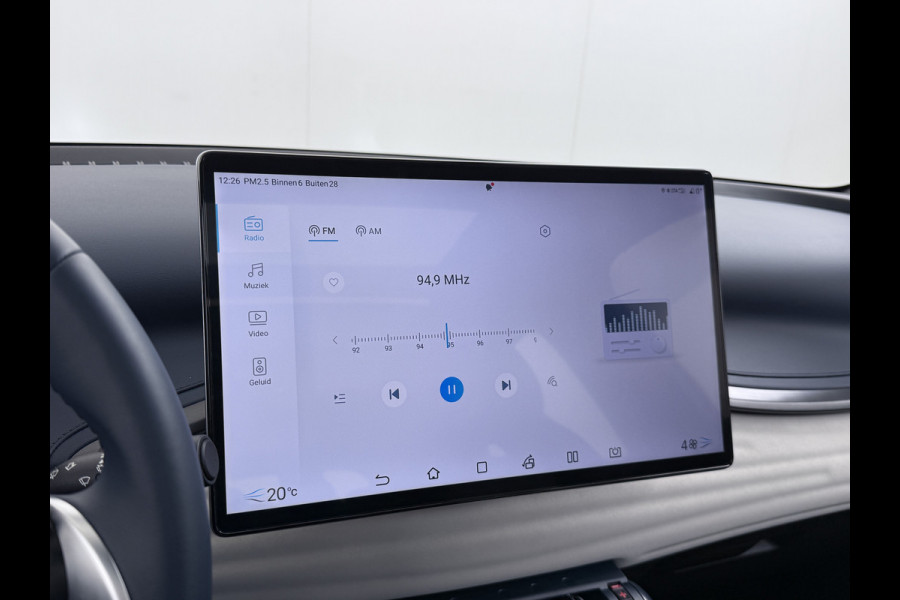 BYD ATTO 3 60kWh Design SOH 98% Panoramadak Leder+Elektr.Verst. Warmtepomp Adaptieve Cruise 360°Camera Apple Carplay Android Auto Elektr.Ac Verkeersbord detectie WiFi DAB Led Rijstrooksensor Keyless Smartphone Entry Fabrieksgarantie tot 20-12-2028/150.000km Garantie op de LFP Accu tot 20-12-2030/200.000km €44.000,- Nieuw!