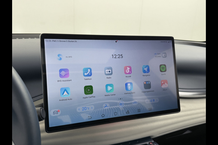 BYD ATTO 3 60kWh Design SOH 98% Panoramadak Leder+Elektr.Verst. Warmtepomp Adaptieve Cruise 360°Camera Apple Carplay Android Auto Elektr.Ac Verkeersbord detectie WiFi DAB Led Rijstrooksensor Keyless Smartphone Entry Fabrieksgarantie tot 20-12-2028/150.000km Garantie op de LFP Accu tot 20-12-2030/200.000km €44.000,- Nieuw!