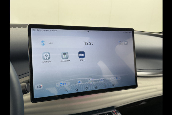 BYD ATTO 3 60kWh Design SOH 98% Panoramadak Leder+Elektr.Verst. Warmtepomp Adaptieve Cruise 360°Camera Apple Carplay Android Auto Elektr.Ac Verkeersbord detectie WiFi DAB Led Rijstrooksensor Keyless Smartphone Entry Fabrieksgarantie tot 20-12-2028/150.000km Garantie op de LFP Accu tot 20-12-2030/200.000km €44.000,- Nieuw!