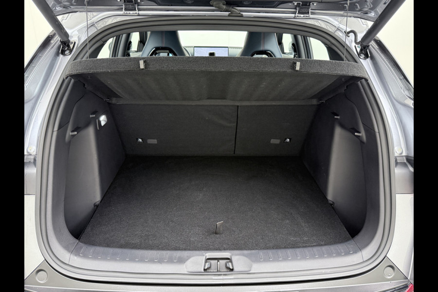 BYD ATTO 3 60kWh Design SOH 98% Panoramadak Leder+Elektr.Verst. Warmtepomp Adaptieve Cruise 360°Camera Apple Carplay Android Auto Elektr.Ac Verkeersbord detectie WiFi DAB Led Rijstrooksensor Keyless Smartphone Entry Fabrieksgarantie tot 20-12-2028/150.000km Garantie op de LFP Accu tot 20-12-2030/200.000km €44.000,- Nieuw!
