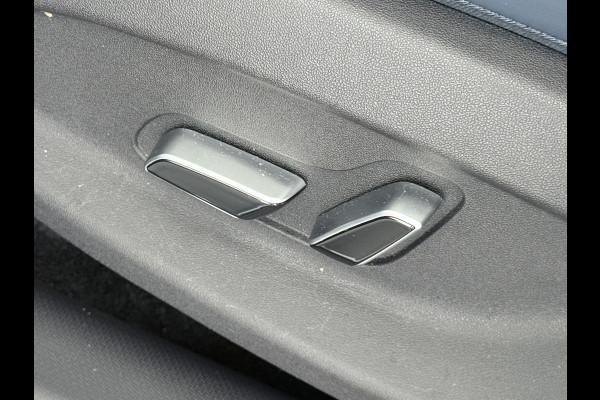 BYD ATTO 3 60kWh Design SOH 98% Panoramadak Leder+Elektr.Verst. Warmtepomp Adaptieve Cruise 360°Camera Apple Carplay Android Auto Elektr.Ac Verkeersbord detectie WiFi DAB Led Rijstrooksensor Keyless Smartphone Entry Fabrieksgarantie tot 20-12-2028/150.000km Garantie op de LFP Accu tot 20-12-2030/200.000km €44.000,- Nieuw!