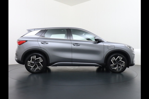 BYD ATTO 3 60kWh Design SOH 98% Panoramadak Leder+Elektr.Verst. Warmtepomp Adaptieve Cruise 360°Camera Apple Carplay Android Auto Elektr.Ac Verkeersbord detectie WiFi DAB Led Rijstrooksensor Keyless Smartphone Entry Fabrieksgarantie tot 20-12-2028/150.000km Garantie op de LFP Accu tot 20-12-2030/200.000km €44.000,- Nieuw!