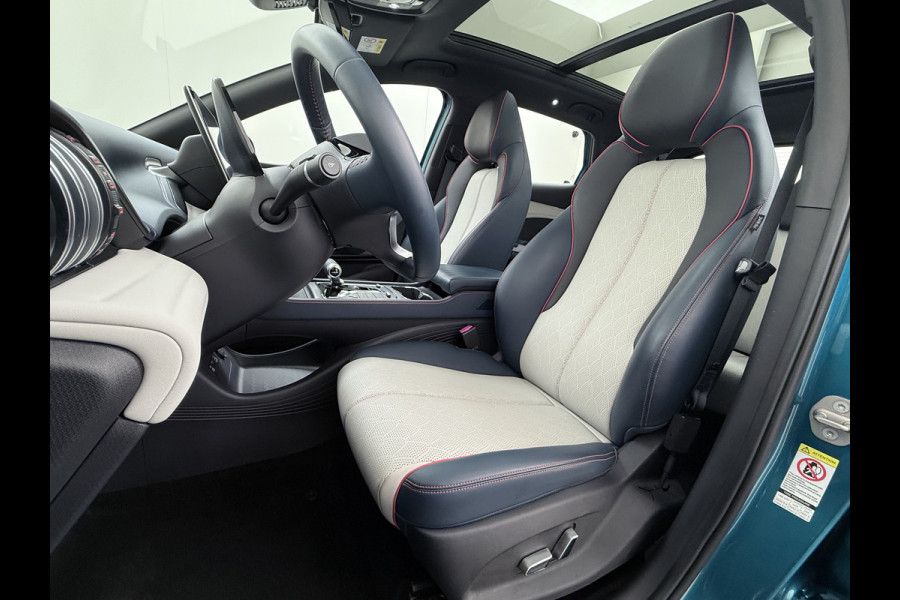 BYD ATTO 3 60kWh Design SOH 98% Panoramadak Leder+Elektr.Verst. Warmtepomp Adaptieve Cruise 360°Camera Apple Carplay Android Auto Elektr.Ac Verkeersbord detectie WiFi DAB Led Rijstrooksensor Keyless Smartphone Entry Fabrieksgarantie tot 12-12-2028/150.000km Garantie op de LFP Accu tot 12-12-2030/200.000km €44.000,- Nieuw! BYD ATTO 3 60kWh Design SOH 98% Panoramadak Leder+Elektr.Verst. Warmtepomp Adaptieve Cruise 360°Camera Apple Carplay Android Auto Elektr.Ac Verkeersbord detectie WiFi DAB Led Rijstrooksensor Keyless Smartphone Entry Fabrieksgarantie tot 12-12-2028/150.000km Garantie op de LFP Accu tot 12-12-2030/200.000km €44.000,- Nieuw!