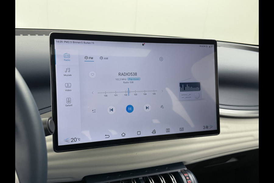 BYD ATTO 3 60kWh Design SOH 98% Panoramadak Leder+Elektr.Verst. Warmtepomp Adaptieve Cruise 360°Camera Apple Carplay Android Auto Elektr.Ac Verkeersbord detectie WiFi DAB Led Rijstrooksensor Keyless Smartphone Entry Fabrieksgarantie tot 12-12-2028/150.000km Garantie op de LFP Accu tot 12-12-2030/200.000km €44.000,- Nieuw! BYD ATTO 3 60kWh Design SOH 98% Panoramadak Leder+Elektr.Verst. Warmtepomp Adaptieve Cruise 360°Camera Apple Carplay Android Auto Elektr.Ac Verkeersbord detectie WiFi DAB Led Rijstrooksensor Keyless Smartphone Entry Fabrieksgarantie tot 12-12-2028/150.000km Garantie op de LFP Accu tot 12-12-2030/200.000km €44.000,- Nieuw!