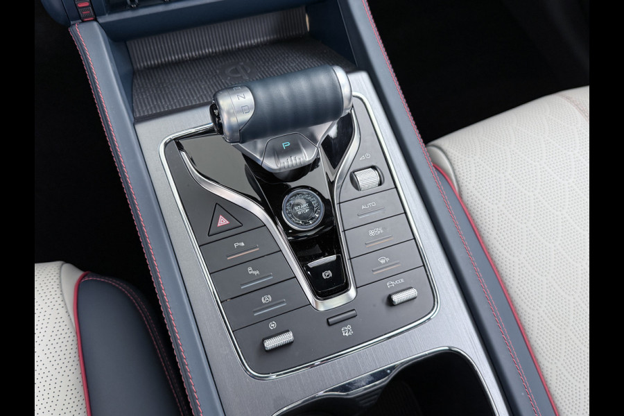 BYD ATTO 3 60kWh Design SOH 98% Panoramadak Leder+Elektr.Verst. Warmtepomp Adaptieve Cruise 360°Camera Apple Carplay Android Auto Elektr.Ac Verkeersbord detectie WiFi DAB Led Rijstrooksensor Keyless Smartphone Entry Fabrieksgarantie tot 12-12-2028/150.000km Garantie op de LFP Accu tot 12-12-2030/200.000km €44.000,- Nieuw! BYD ATTO 3 60kWh Design SOH 98% Panoramadak Leder+Elektr.Verst. Warmtepomp Adaptieve Cruise 360°Camera Apple Carplay Android Auto Elektr.Ac Verkeersbord detectie WiFi DAB Led Rijstrooksensor Keyless Smartphone Entry Fabrieksgarantie tot 12-12-2028/150.000km Garantie op de LFP Accu tot 12-12-2030/200.000km €44.000,- Nieuw!