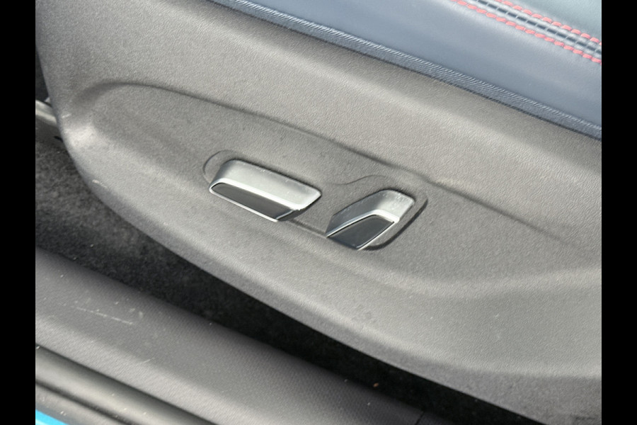 BYD ATTO 3 60kWh Design SOH 98% Panoramadak Leder+Elektr.Verst. Warmtepomp Adaptieve Cruise 360°Camera Apple Carplay Android Auto Elektr.Ac Verkeersbord detectie WiFi DAB Led Rijstrooksensor Keyless Smartphone Entry Fabrieksgarantie tot 12-12-2028/150.000km Garantie op de LFP Accu tot 12-12-2030/200.000km €44.000,- Nieuw! BYD ATTO 3 60kWh Design SOH 98% Panoramadak Leder+Elektr.Verst. Warmtepomp Adaptieve Cruise 360°Camera Apple Carplay Android Auto Elektr.Ac Verkeersbord detectie WiFi DAB Led Rijstrooksensor Keyless Smartphone Entry Fabrieksgarantie tot 12-12-2028/150.000km Garantie op de LFP Accu tot 12-12-2030/200.000km €44.000,- Nieuw!