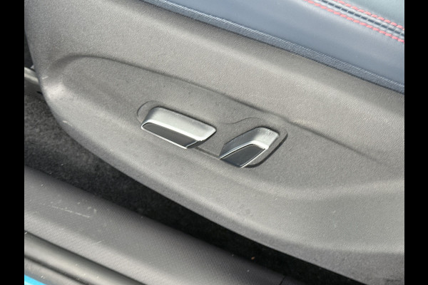 BYD ATTO 3 60kWh Design SOH 98% Panoramadak Leder+Elektr.Verst. Warmtepomp Adaptieve Cruise 360°Camera Apple Carplay Android Auto Elektr.Ac Verkeersbord detectie WiFi DAB Led Rijstrooksensor Keyless Smartphone Entry Fabrieksgarantie tot 12-12-2028/150.000km Garantie op de LFP Accu tot 12-12-2030/200.000km €44.000,- Nieuw! BYD ATTO 3 60kWh Design SOH 98% Panoramadak Leder+Elektr.Verst. Warmtepomp Adaptieve Cruise 360°Camera Apple Carplay Android Auto Elektr.Ac Verkeersbord detectie WiFi DAB Led Rijstrooksensor Keyless Smartphone Entry Fabrieksgarantie tot 12-12-2028/150.000km Garantie op de LFP Accu tot 12-12-2030/200.000km €44.000,- Nieuw!