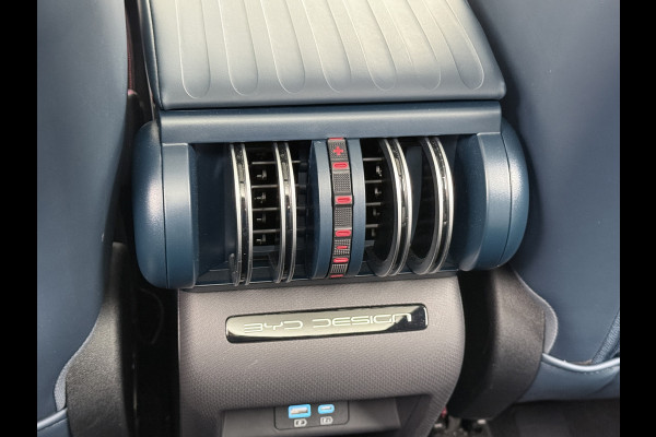 BYD ATTO 3 60kWh Design SOH 98% Panoramadak Leder+Elektr.Verst. Warmtepomp Adaptieve Cruise 360°Camera Apple Carplay Android Auto Elektr.Ac Verkeersbord detectie WiFi DAB Led Rijstrooksensor Keyless Smartphone Entry Fabrieksgarantie tot 12-12-2028/150.000km Garantie op de LFP Accu tot 12-12-2030/200.000km €44.000,- Nieuw! BYD ATTO 3 60kWh Design SOH 98% Panoramadak Leder+Elektr.Verst. Warmtepomp Adaptieve Cruise 360°Camera Apple Carplay Android Auto Elektr.Ac Verkeersbord detectie WiFi DAB Led Rijstrooksensor Keyless Smartphone Entry Fabrieksgarantie tot 12-12-2028/150.000km Garantie op de LFP Accu tot 12-12-2030/200.000km €44.000,- Nieuw!