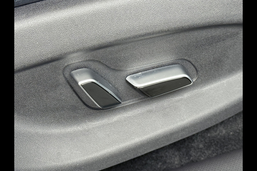 BYD ATTO 3 60kWh Design SOH 98% Panoramadak Leder+Elektr.Verst. Warmtepomp Adaptieve Cruise 360°Camera Apple Carplay Android Auto Elektr.Ac Verkeersbord detectie WiFi DAB Led Rijstrooksensor Keyless Smartphone Entry Fabrieksgarantie tot 12-12-2028/150.000km Garantie op de LFP Accu tot 12-12-2030/200.000km €44.000,- Nieuw! BYD ATTO 3 60kWh Design SOH 98% Panoramadak Leder+Elektr.Verst. Warmtepomp Adaptieve Cruise 360°Camera Apple Carplay Android Auto Elektr.Ac Verkeersbord detectie WiFi DAB Led Rijstrooksensor Keyless Smartphone Entry Fabrieksgarantie tot 12-12-2028/150.000km Garantie op de LFP Accu tot 12-12-2030/200.000km €44.000,- Nieuw!