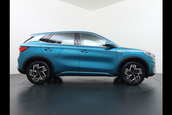 BYD ATTO 3 60kWh Design SOH 98% Panoramadak Leder+Elektr.Verst. Warmtepomp Adaptieve Cruise 360°Camera Apple Carplay Android Auto Elektr.Ac Verkeersbord detectie WiFi DAB Led Rijstrooksensor Keyless Smartphone Entry Fabrieksgarantie tot 12-12-2028/150.000km Garantie op de LFP Accu tot 12-12-2030/200.000km €44.000,- Nieuw! BYD ATTO 3 60kWh Design SOH 98% Panoramadak Leder+Elektr.Verst. Warmtepomp Adaptieve Cruise 360°Camera Apple Carplay Android Auto Elektr.Ac Verkeersbord detectie WiFi DAB Led Rijstrooksensor Keyless Smartphone Entry Fabrieksgarantie tot 12-12-2028/150.000km Garantie op de LFP Accu tot 12-12-2030/200.000km €44.000,- Nieuw!