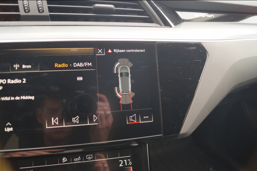 Audi e-tron 50 Quattro 71kWh Business Edition Plus -PANO-LEER-ECC- Audi e-tron 50 Quattro 71kWh Business Edition Plus -PANO-LEER-ECC-