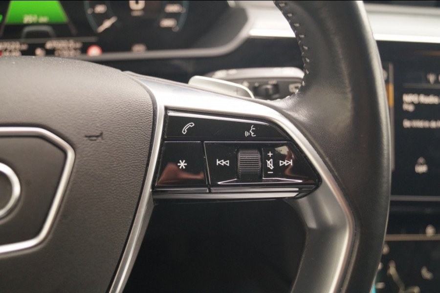 Audi e-tron 50 Quattro 71kWh Business Edition Plus -PANO-LEER-ECC- Audi e-tron 50 Quattro 71kWh Business Edition Plus -PANO-LEER-ECC-