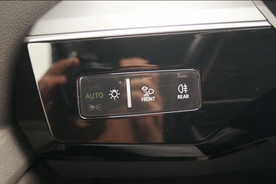 Audi e-tron 50 Quattro 71kWh Business Edition Plus -PANO-LEER-ECC- Audi e-tron 50 Quattro 71kWh Business Edition Plus -PANO-LEER-ECC-