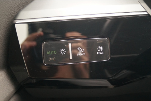 Audi e-tron 50 Quattro 71kWh Business Edition Plus -PANO-LEER-ECC- Audi e-tron 50 Quattro 71kWh Business Edition Plus -PANO-LEER-ECC-