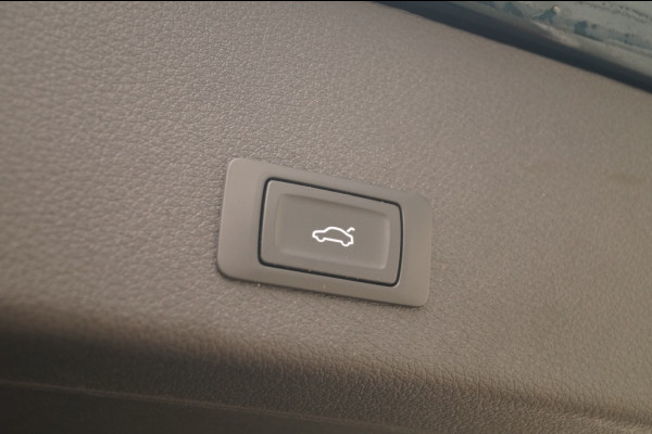 Audi e-tron 50 Quattro 71kWh Business Edition Plus -PANO-LEER-ECC- Audi e-tron 50 Quattro 71kWh Business Edition Plus -PANO-LEER-ECC-