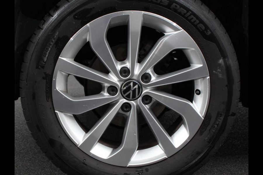 Volkswagen T-Roc 1.5 TSI 150pk DSG Style Edition | Navigatie | Apple Carplay/Android Auto | Camera | Parkeersensoren | Adaptive Cruise Control | Dodehoek Assistent | Elektrische achterklep | Stoel- en stuurverwarming | Full Led | Climate Control | Lichtmetalen velgen